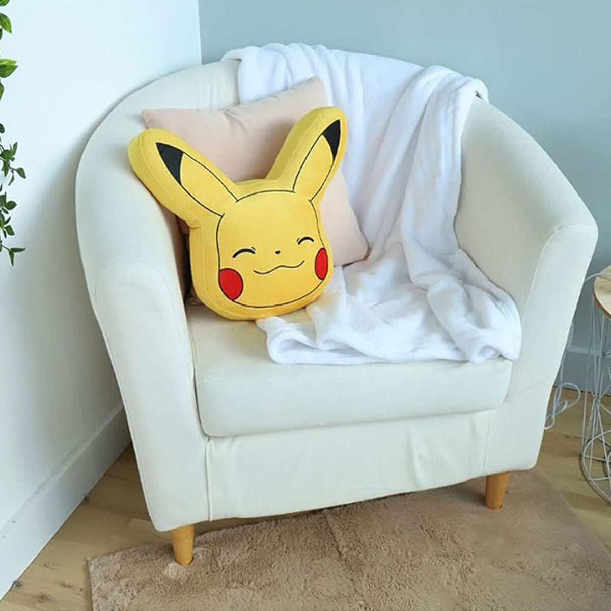 3D cushion Pokémon Pikachu-1